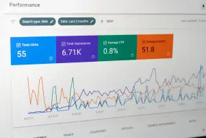 إحصاءات Google Search Console على شاشة لتوضيح حالة الفهرسة والزحف